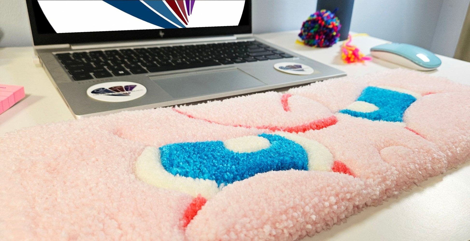 Handmade Plush Tufted Keyboard Rug "Anime Eyes" - Jigglypuff - Kreative Artisan Threads