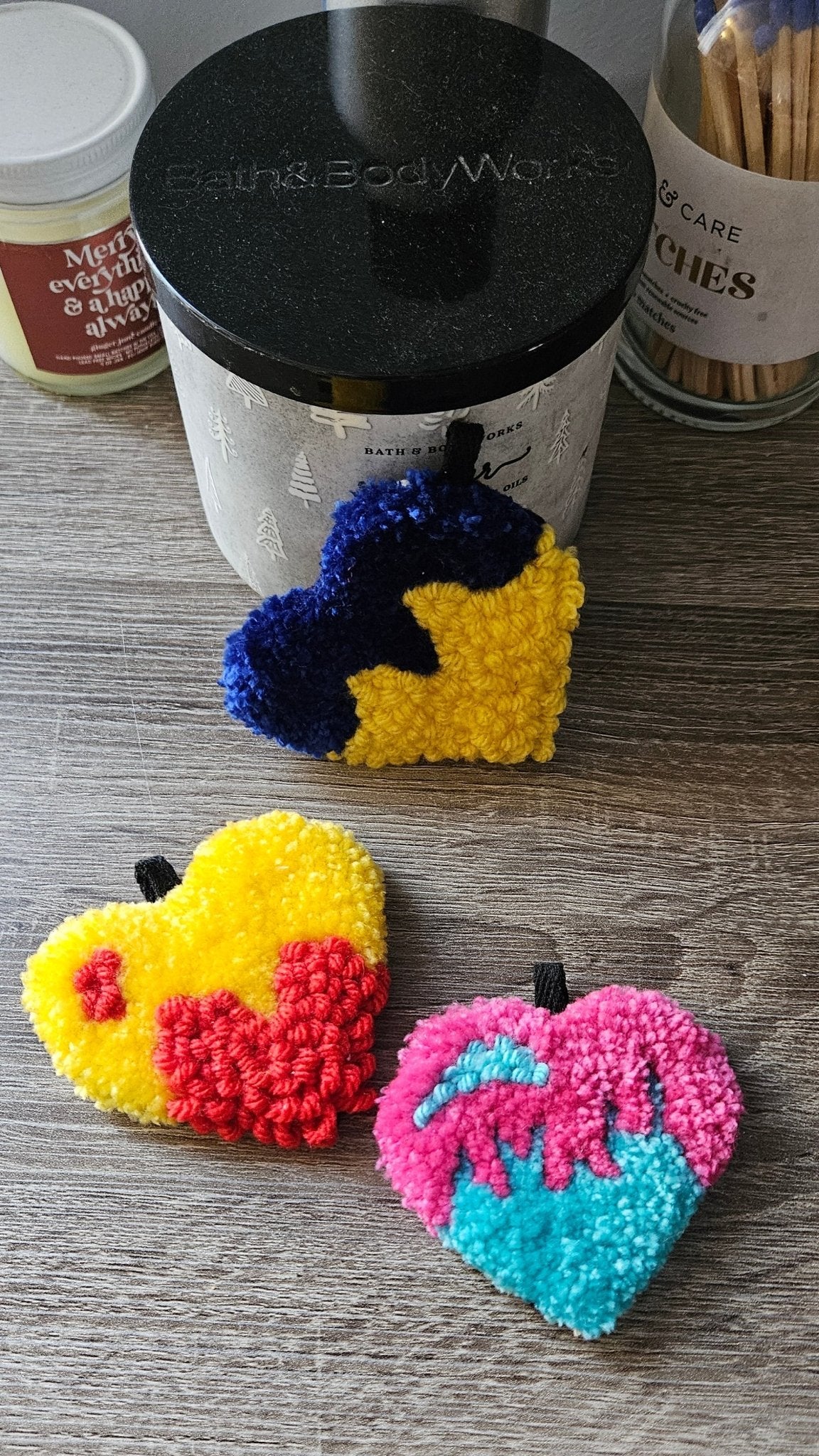 Heart Fiber Art Keychain – Plush Handmade Tufted Purse Charm | Hypoallergenic Mini Rug Art - Kreative Artisan Threads