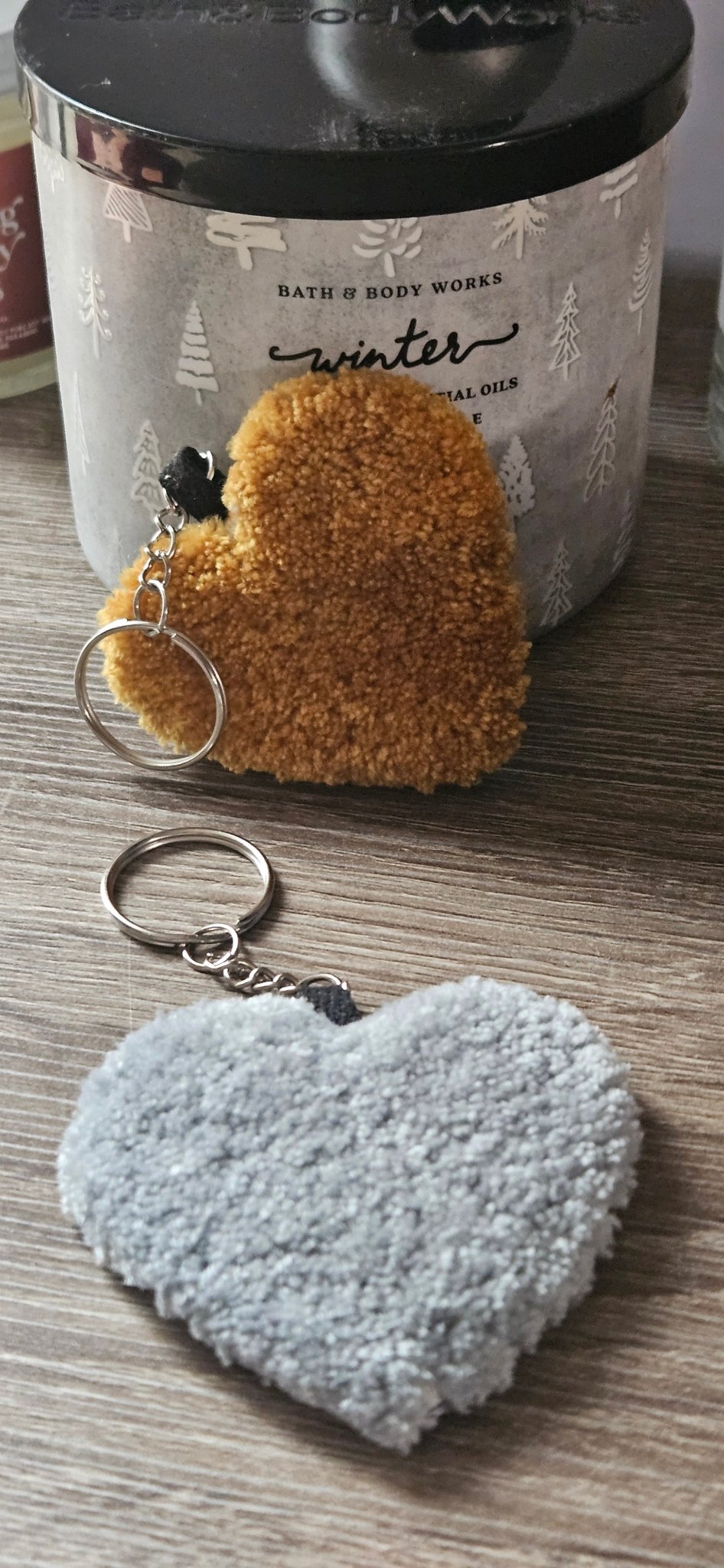 Heart Fiber Art Keychain – Plush Handmade Tufted Purse Charm | Hypoallergenic Mini Rug Art - Kreative Artisan Threads