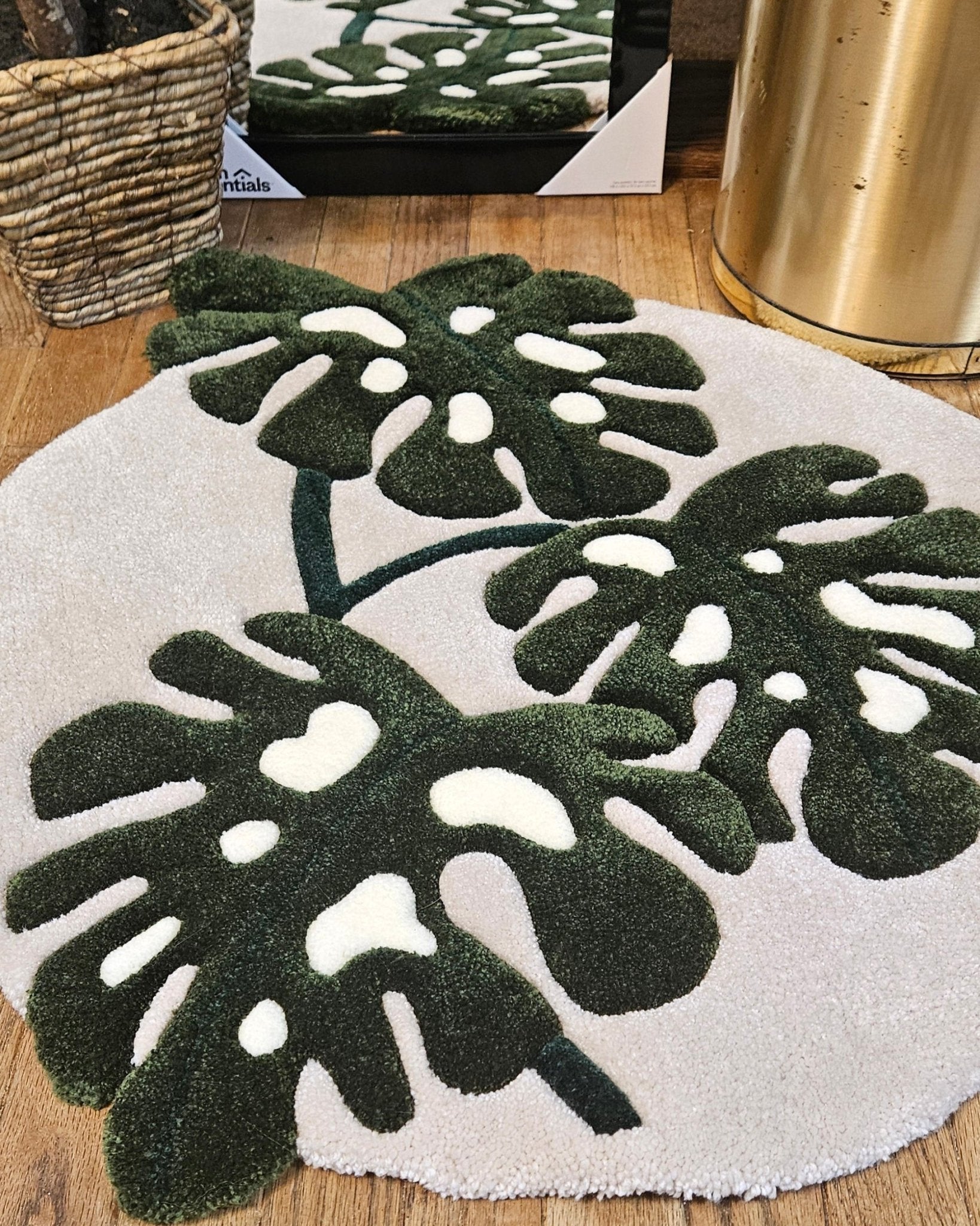 Monstera Fiber Art Rug – Hand - Tufted Plush Botanical Wall Hanging or Floor Art | Hypoallergenic Soft Sculpture - Kreative Artisan Threads