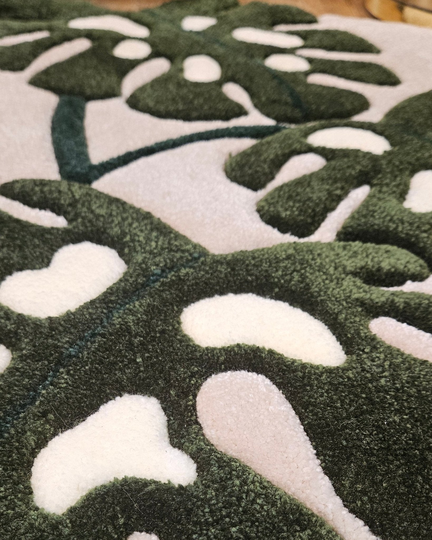 Monstera Fiber Art Rug – Hand - Tufted Plush Botanical Wall Hanging or Floor Art | Hypoallergenic Soft Sculpture - Kreative Artisan Threads