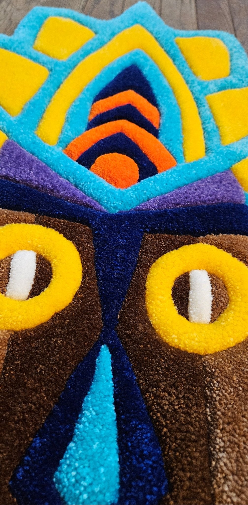 Radiant Tribal Mask: Hand - Tufted Rug Masterpiece - Kreative Artisan Threads