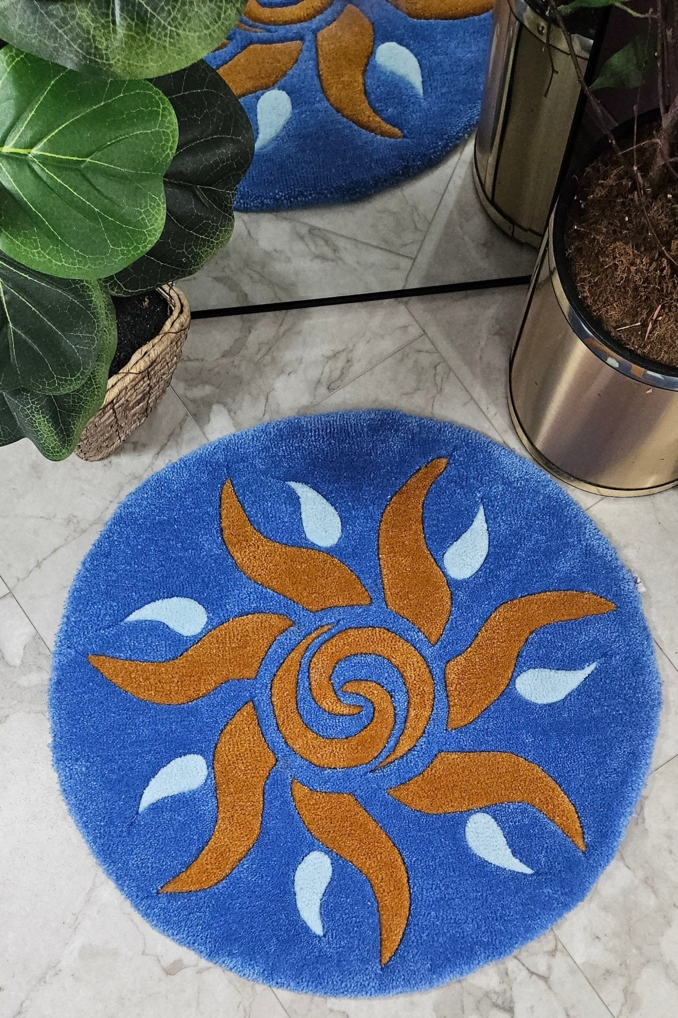 SunRae: Hand - Tufted Meditation Mat – Sunburst Design in Hypoallergenic Yarn - Kreative Artisan Threads