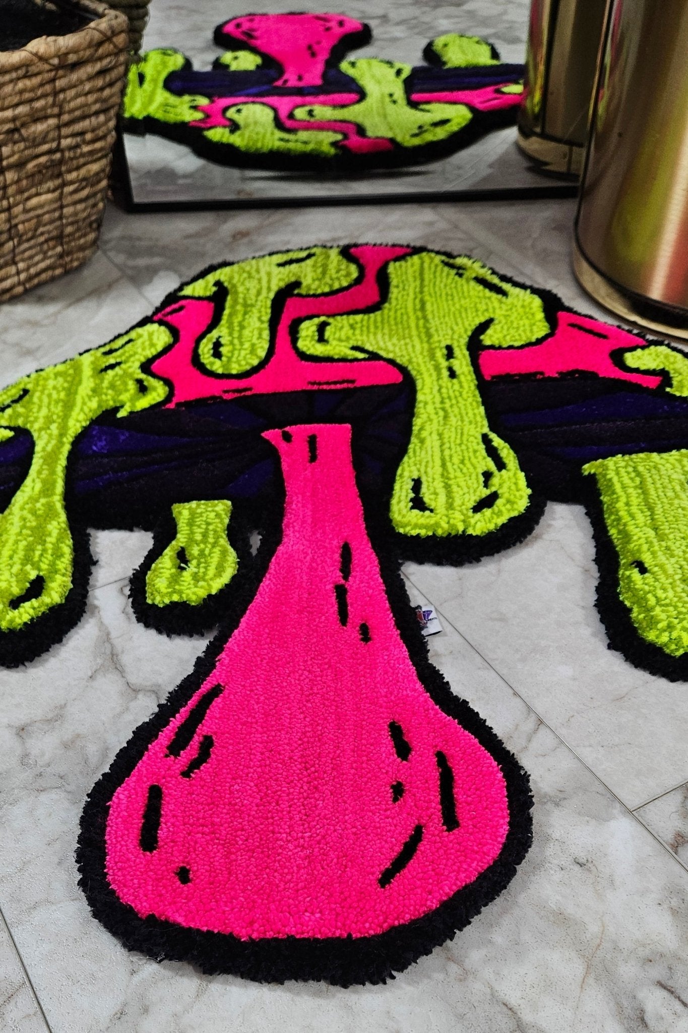 Trippy Mushroom: Glow - in - the - Dark Hand - Tufted Mushroom Rug – Funky and Hypoallergenic - Kreative Artisan Threads