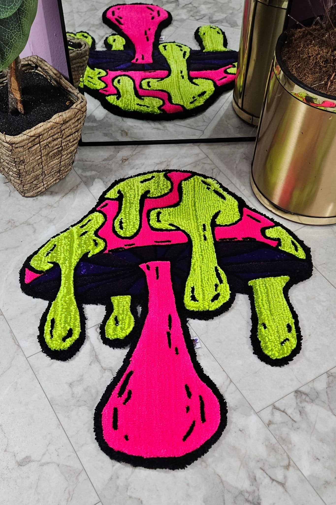 Trippy Mushroom: Glow - in - the - Dark Hand - Tufted Mushroom Rug – Funky and Hypoallergenic - Kreative Artisan Threads