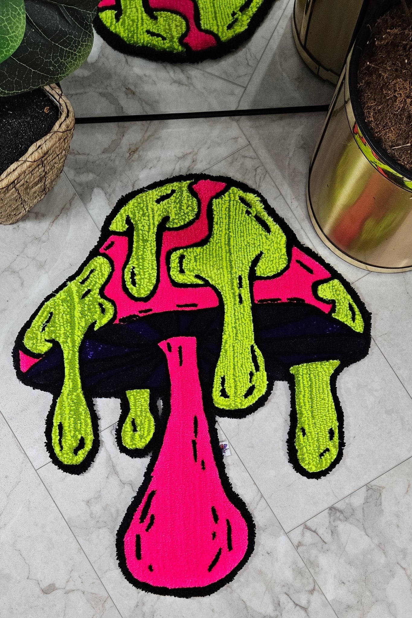 Trippy Mushroom: Glow - in - the - Dark Hand - Tufted Mushroom Rug – Funky and Hypoallergenic - Kreative Artisan Threads