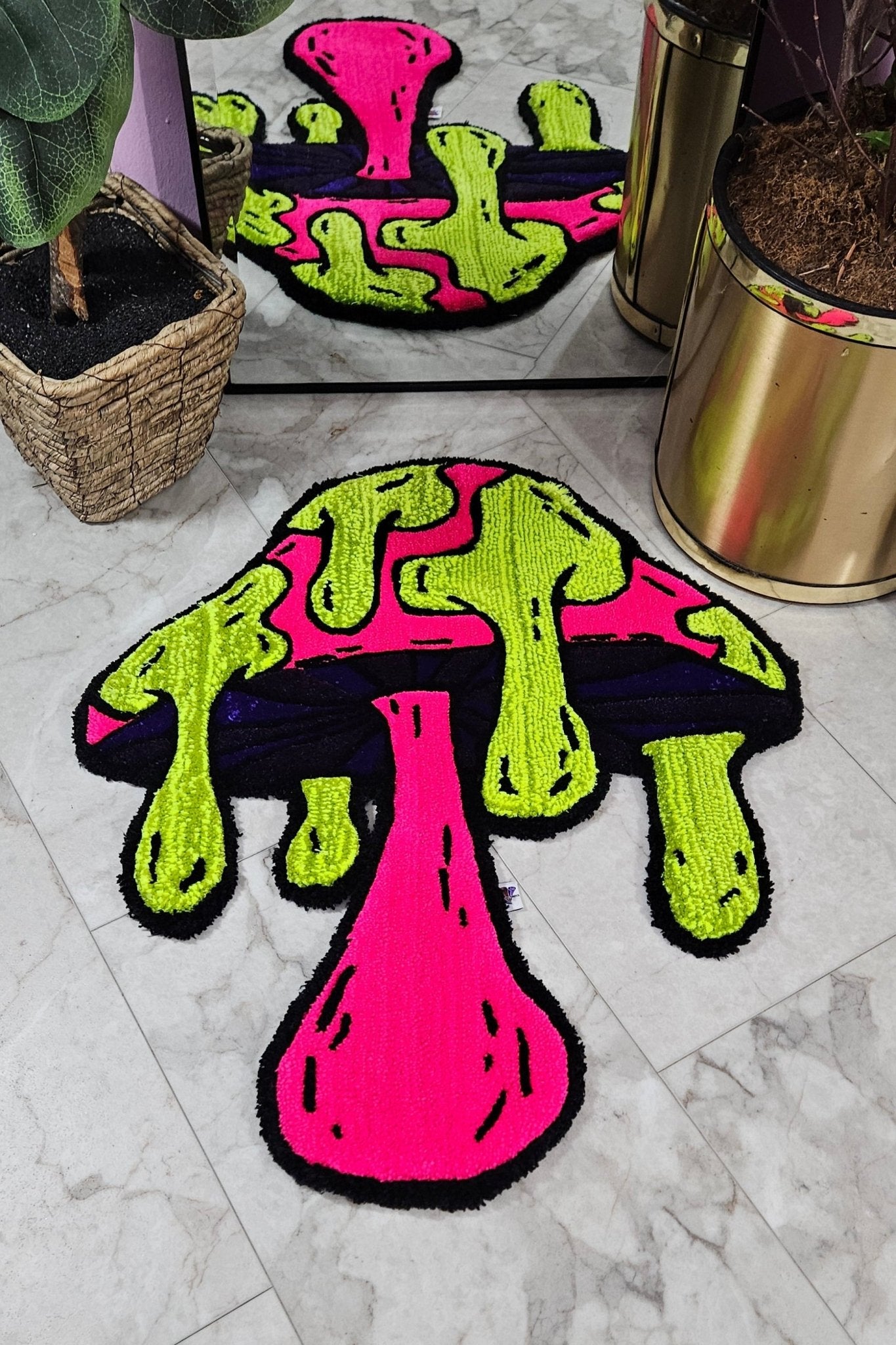 Trippy Mushroom: Glow - in - the - Dark Hand - Tufted Mushroom Rug – Funky and Hypoallergenic - Kreative Artisan Threads